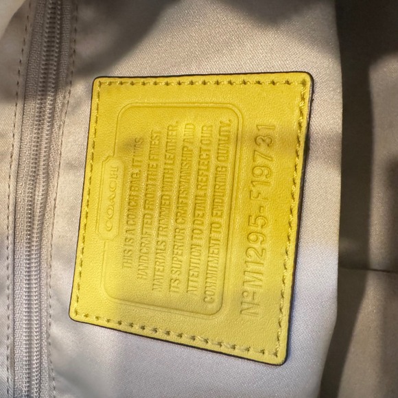 Coach Park Signature Chartreuse Leather and Canvas‎ Crossbody Y2K 11x7x3 RARE - Picture 6 of 10